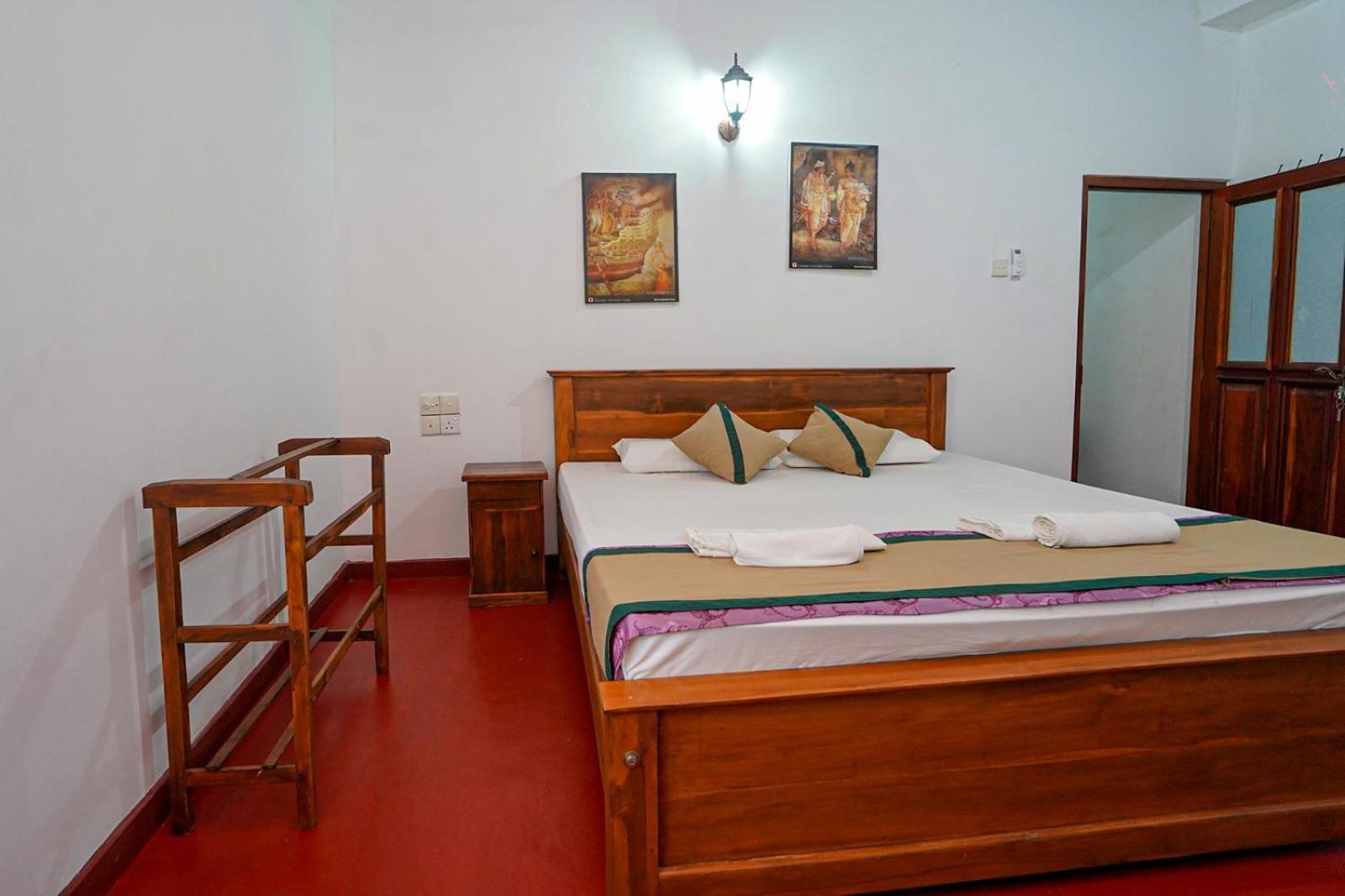 4Ty Two Homestay Галле Экстерьер фото