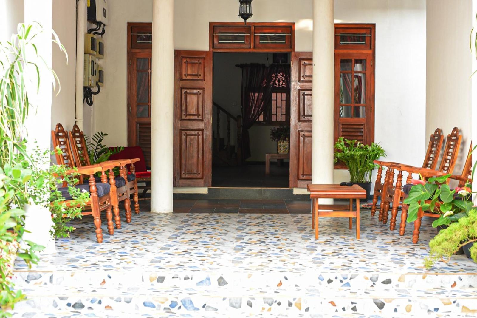 4Ty Two Homestay Галле Экстерьер фото