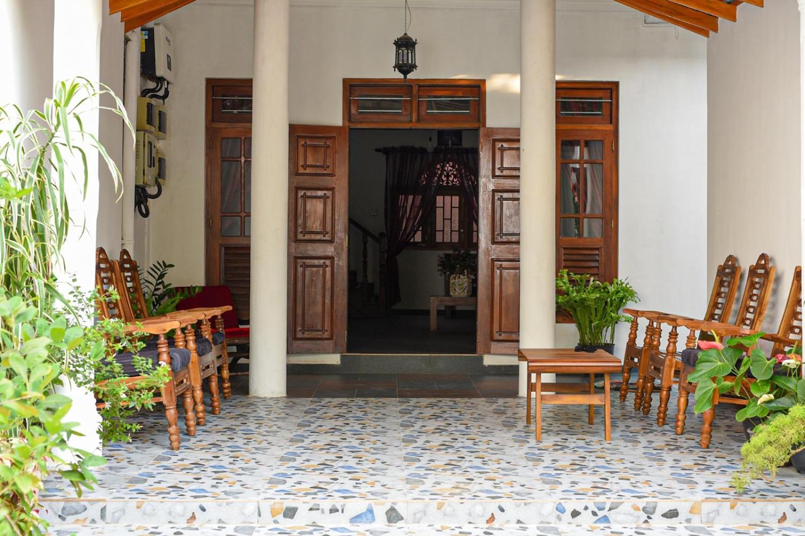 4Ty Two Homestay Галле Экстерьер фото