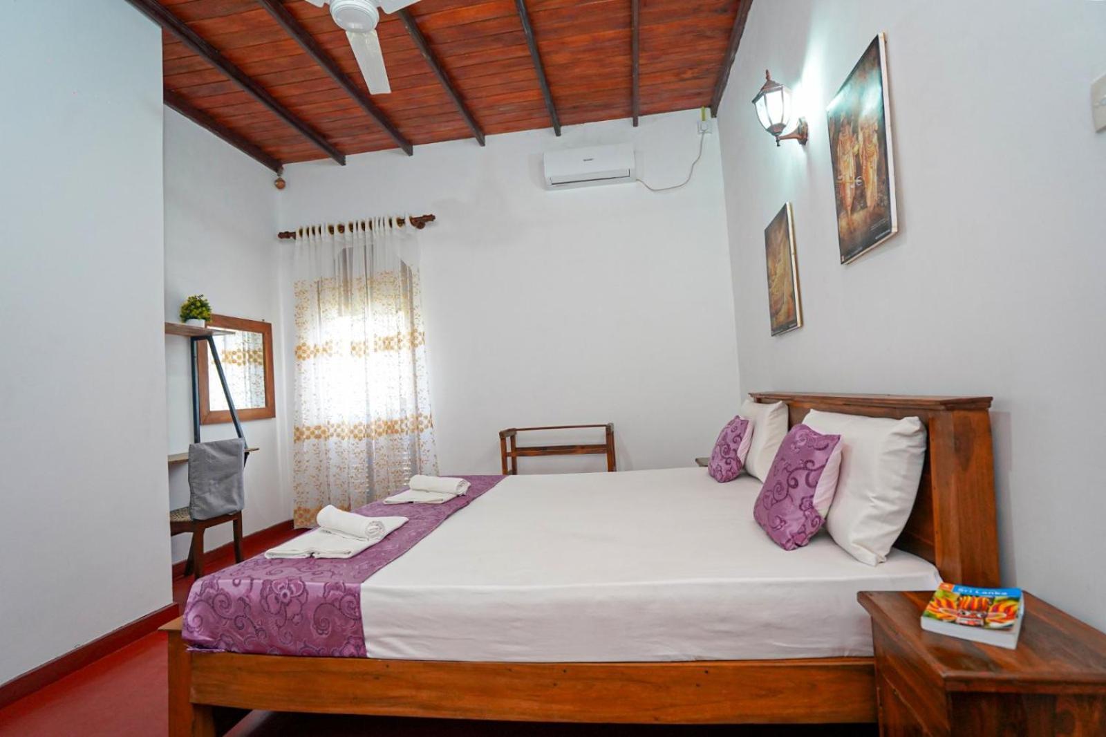 4Ty Two Homestay Галле Экстерьер фото