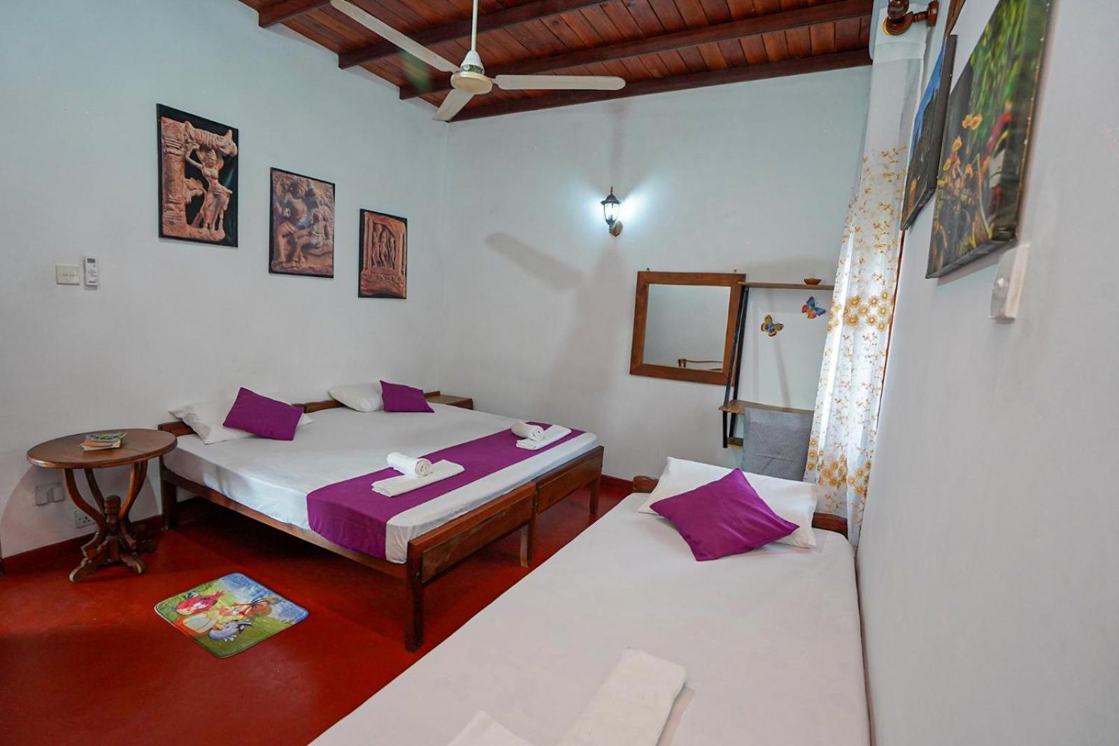 4Ty Two Homestay Галле Экстерьер фото